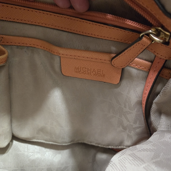 Michael Kors Charlotte Large Tote Handbag Coral Salmon - Picture 8 of 9